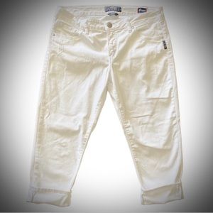 Silver Jeans Suki High Capri Crop Solid White
Super Stretch Size 33/24 Like New